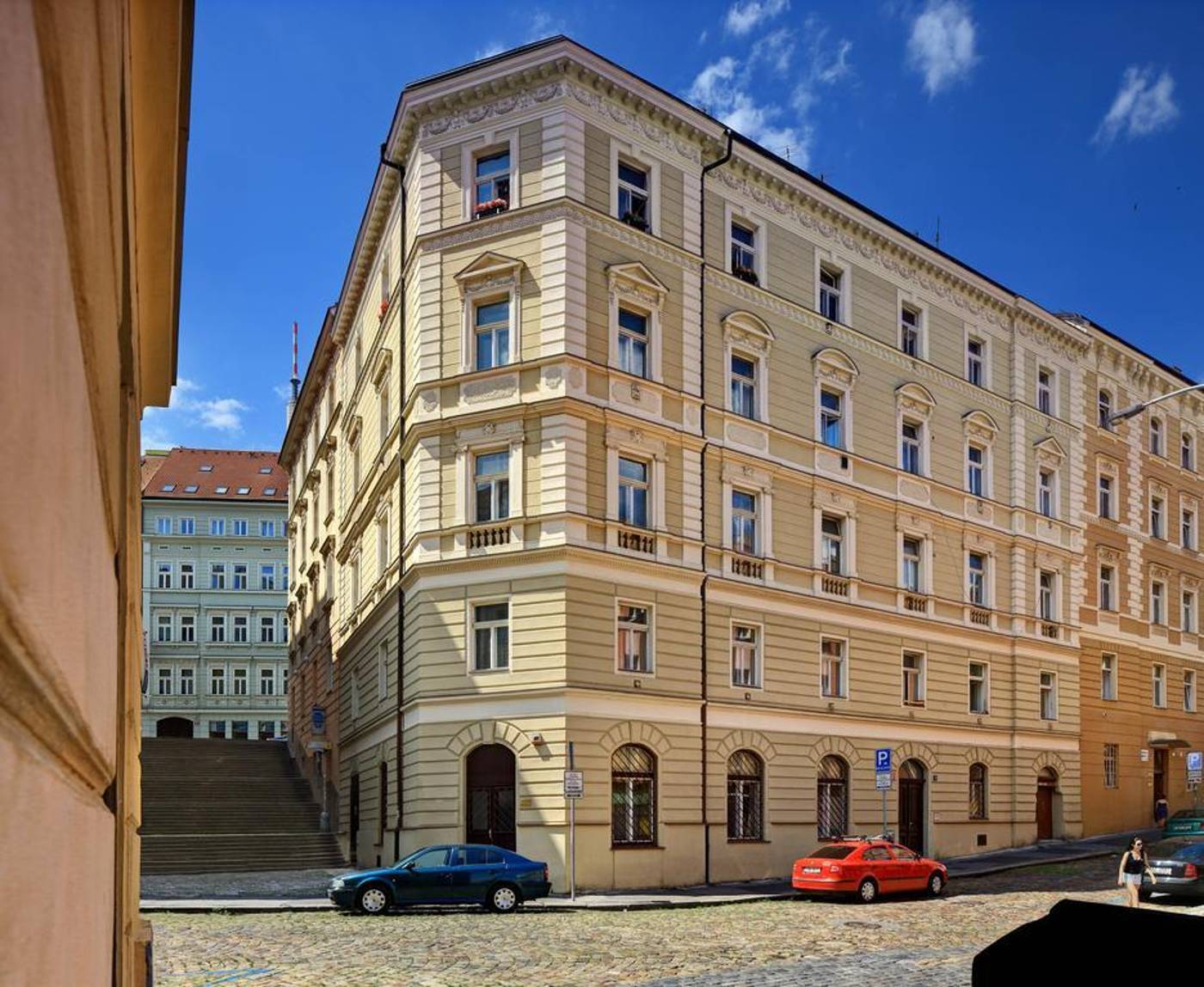 Hotel-Golden-City-Garni-General-view-4