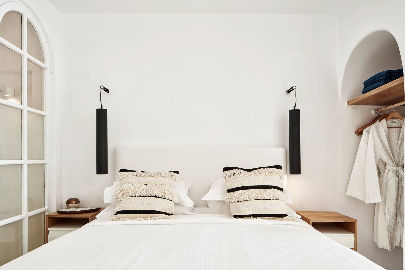 Heaven-s-Edge-Room-27