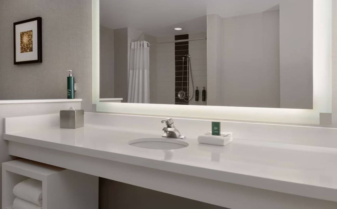 DoubleTree by Hilton Las Vegas East Flamingo-United States-Las Vegas-Room-10
