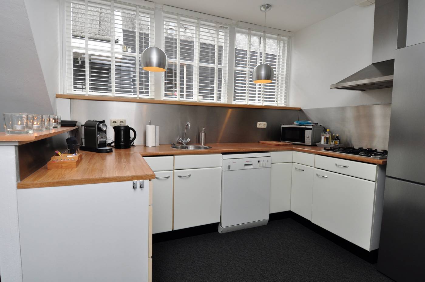 Herbergh-Amsterdam-Airport-Room-14