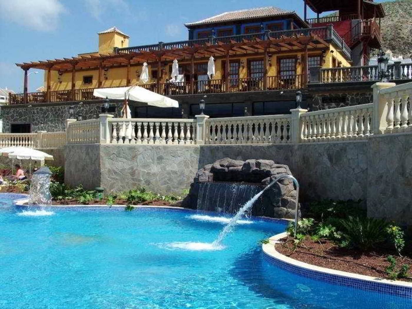 Paradise-Park-Fun-Lifestyle-Hotel-Pool-17