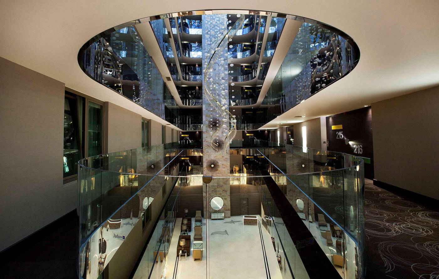 Radisson-Blu-Hotel-Istanbul-Sisli-Lobby-15