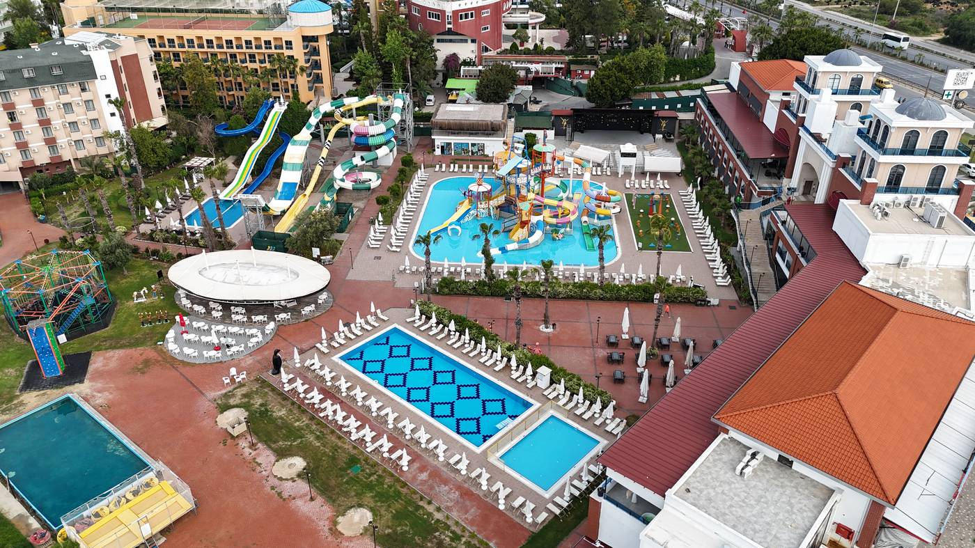 Club-Aqua-Plaza-General-view-1