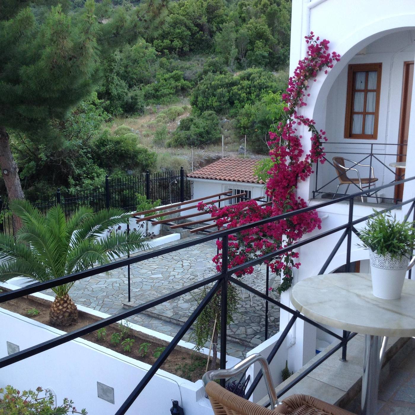 Travlos-Studios-Terrace-3