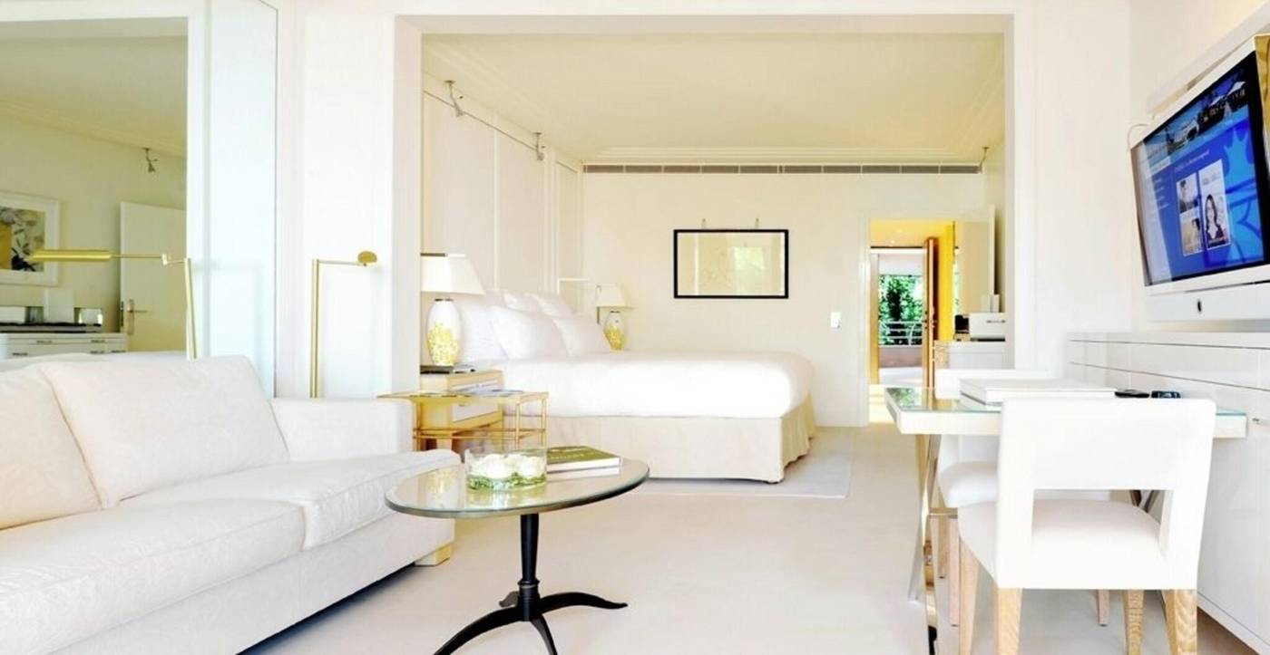 Grand-Hotel-du-Cap-Ferrat--A-Four-Seasons-Hotel-Room-58