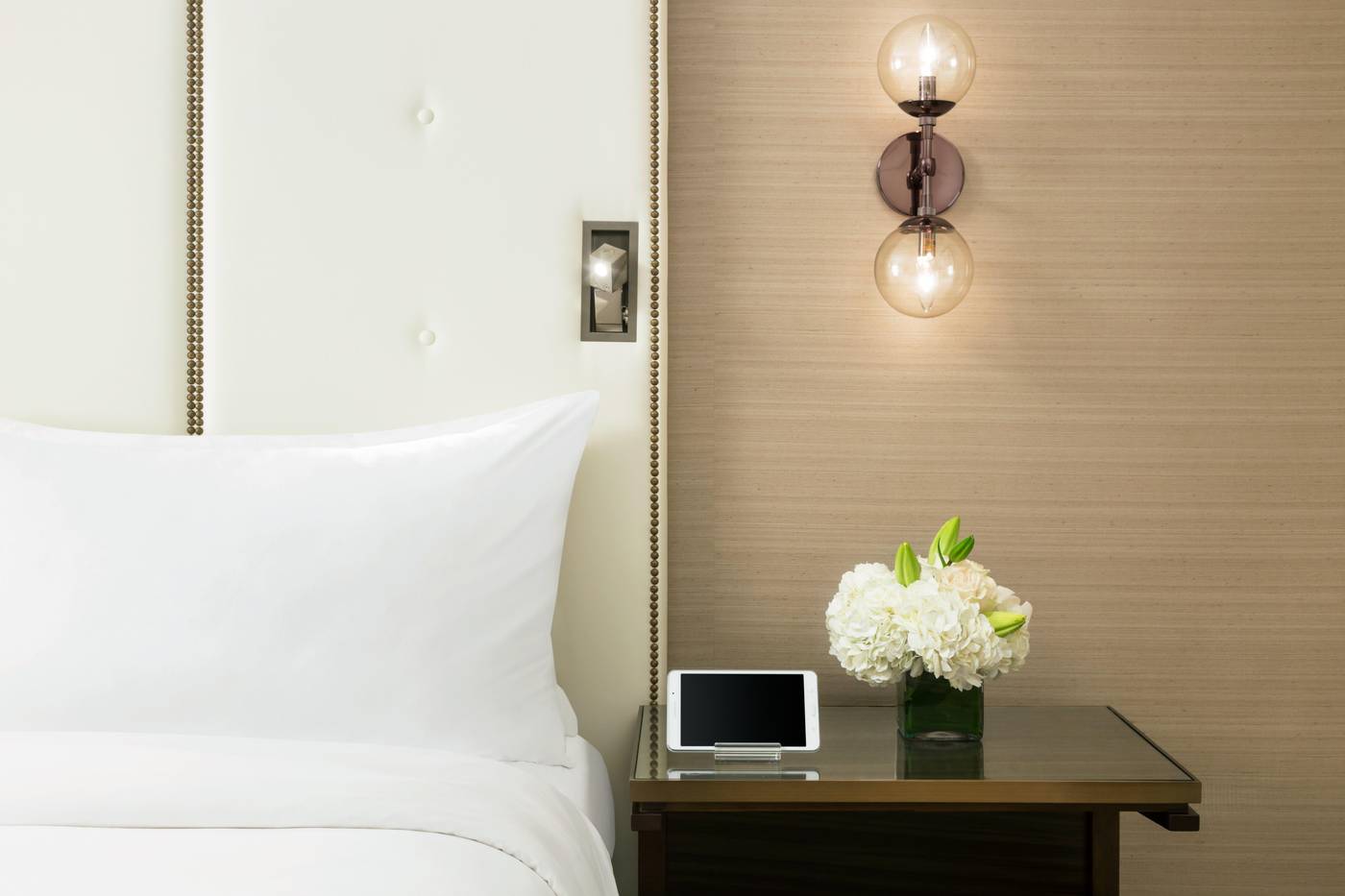 The-Manhattan-at-Times-Square-Hotel-Room-43