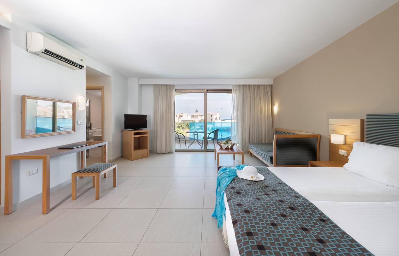 Iolida-Beach-Room-13
