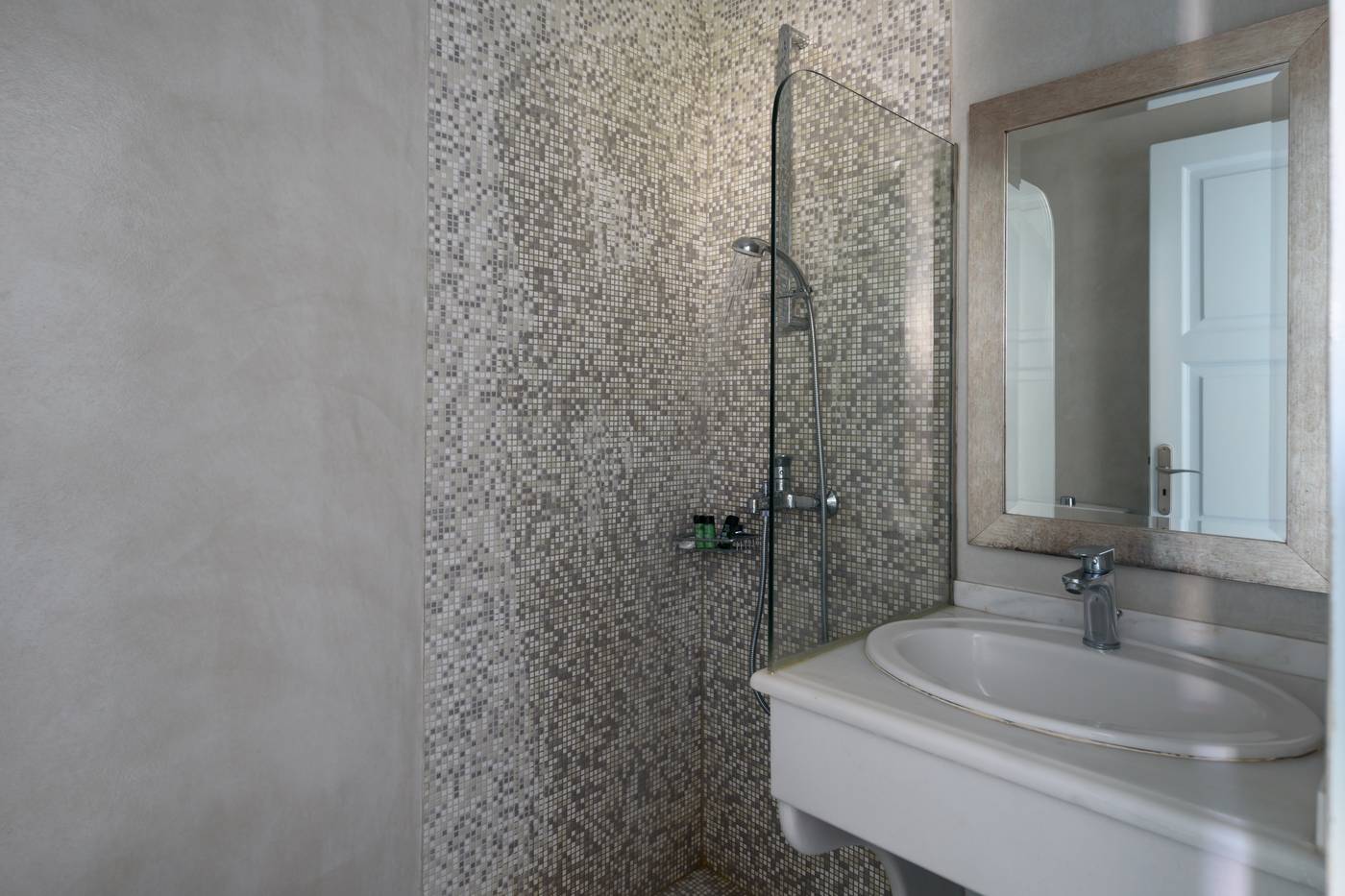 Alesahne-Beach-Room-38