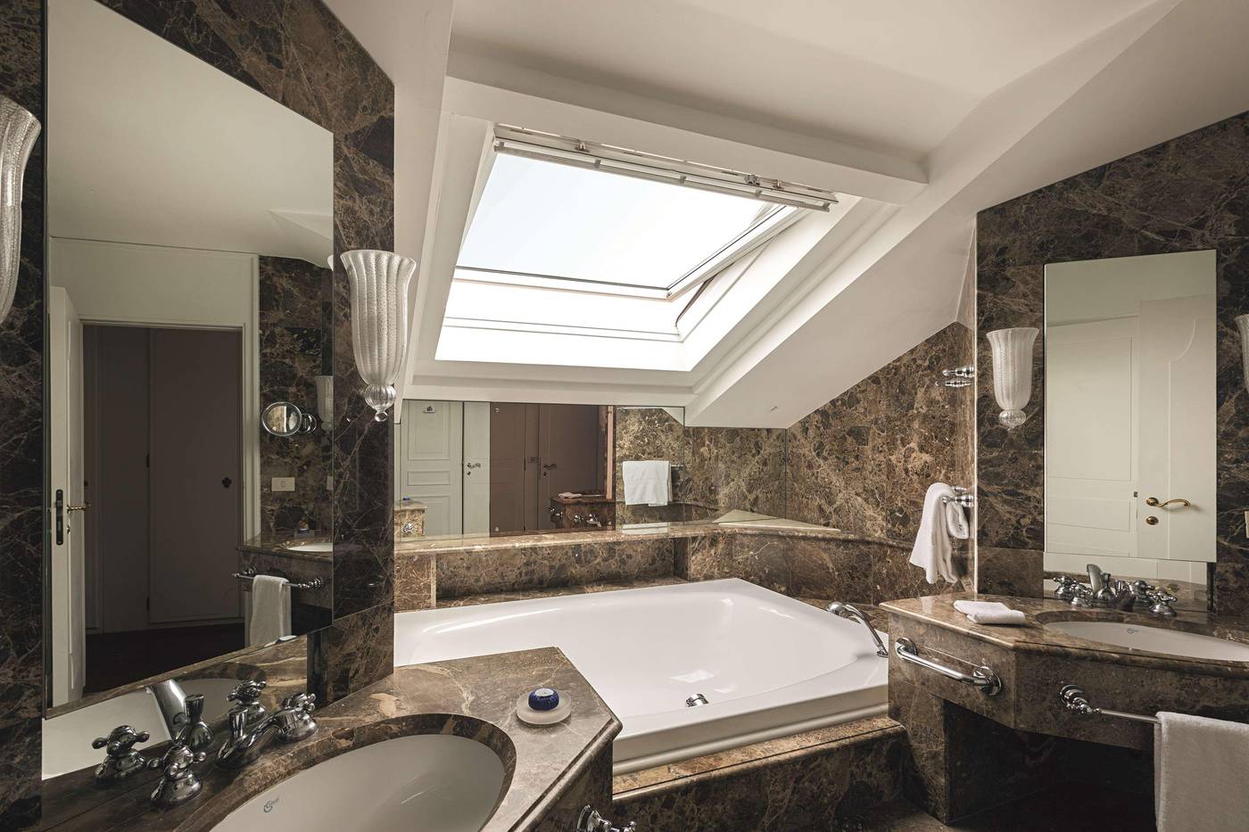 Hotel-Cipriani--A-Belmond-Hotel--Venice-Room-66