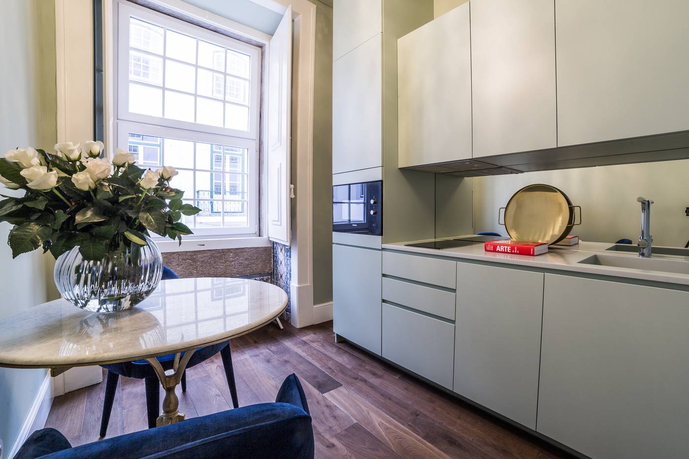 Dare-Lisbon-House-Room-1