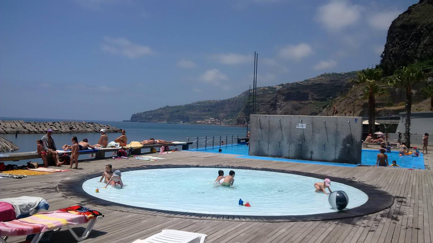 Cheerfulway-Bravamar-Hotel-Pool-2