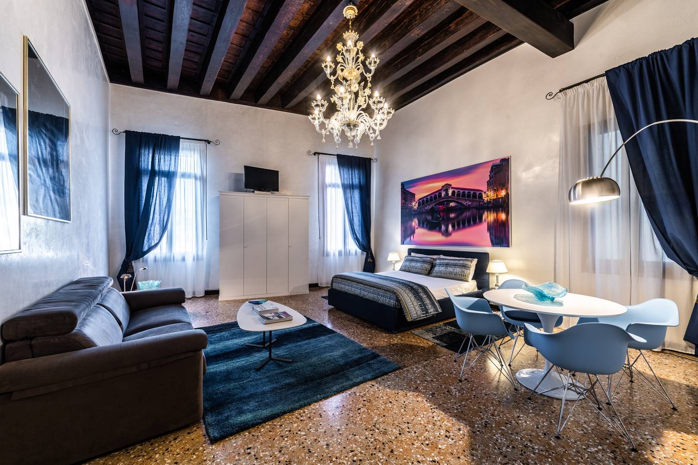 Ca--Sant-Angelo-Apartments-Room-14