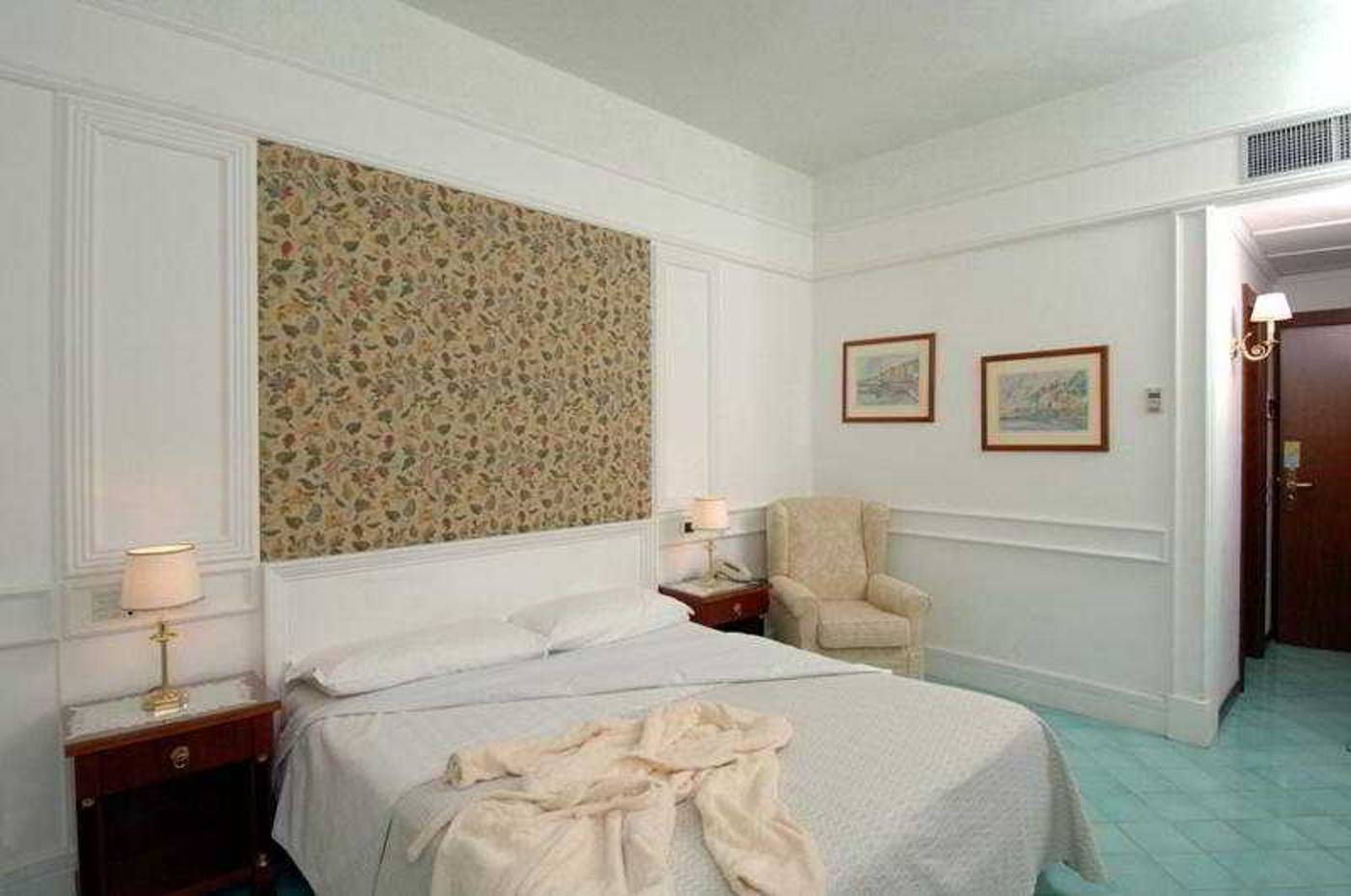 Bellavista-Francischiello-Hotel-and-Spa-Room-12