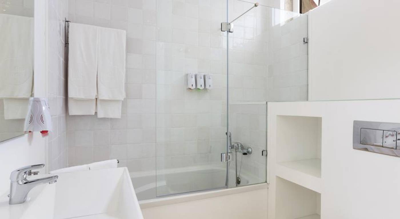 Hello-Lisbon-Bairro-Alto-Room-40