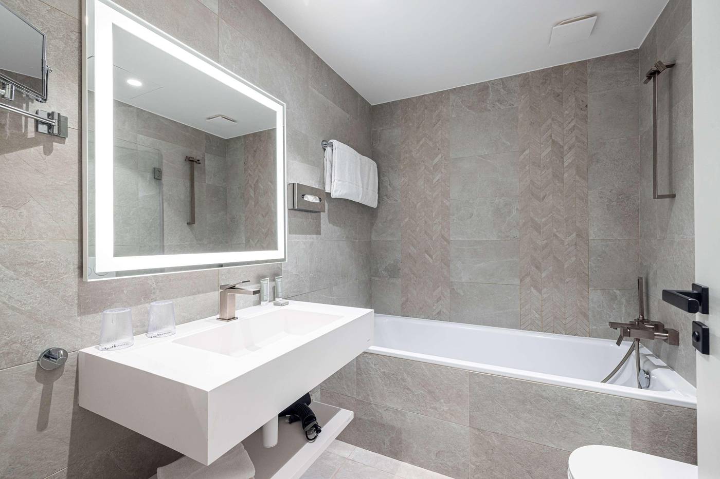 Apollinaire-Nice-Room-19