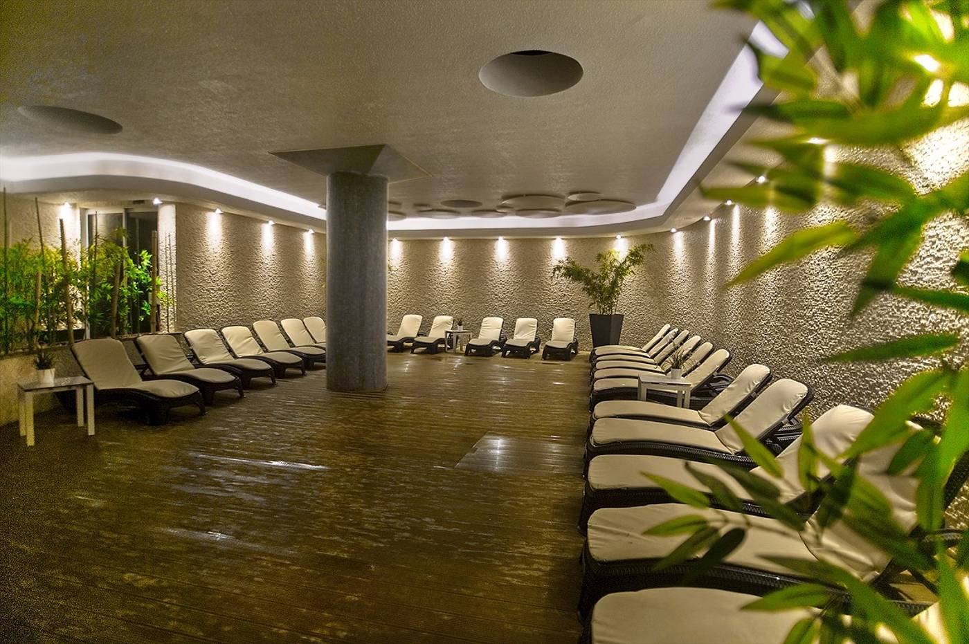 Ilica-Hotel-Spa---Thermal-Resort-Pool-60