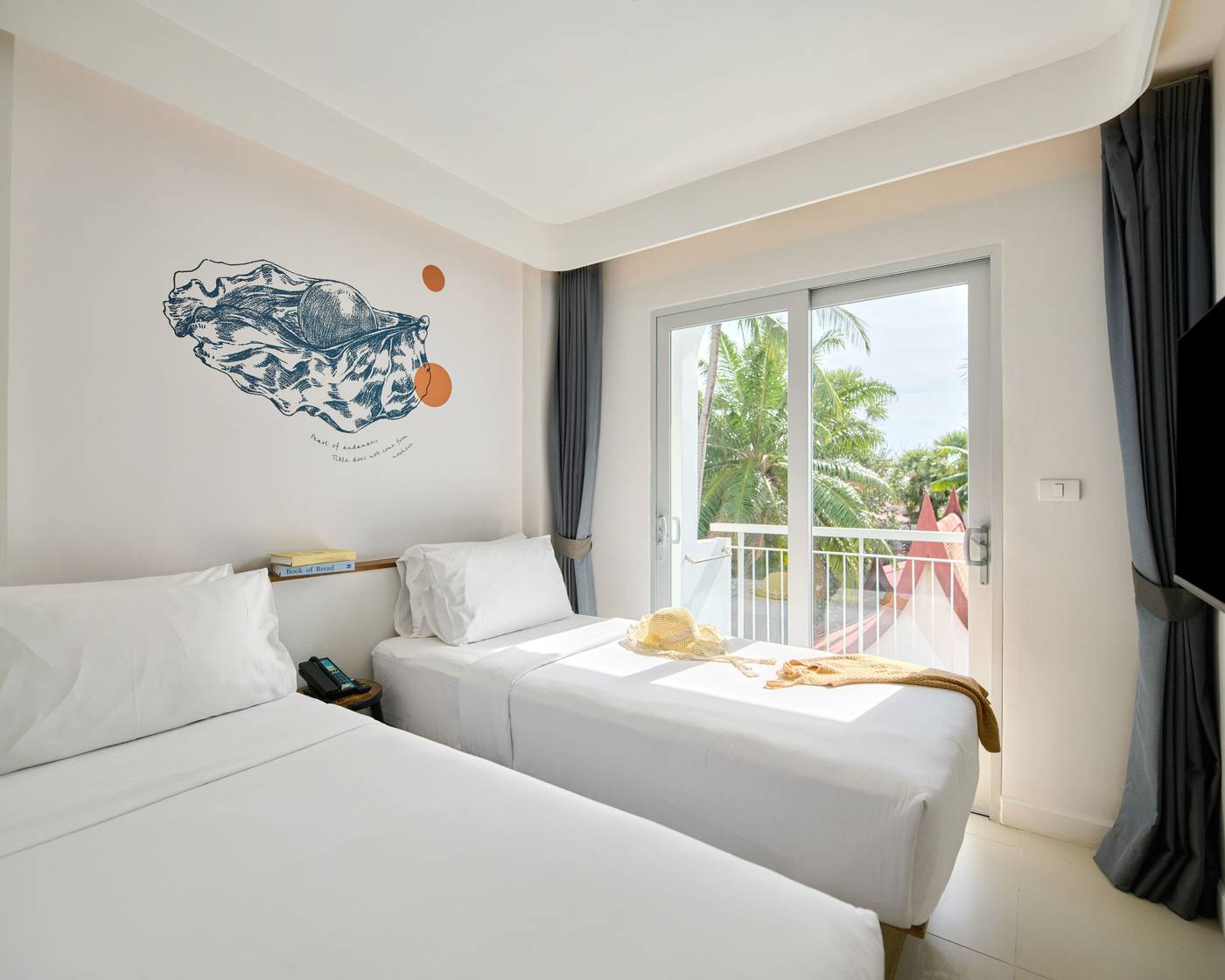 Lub-D-Phuket-Patong-Room-16