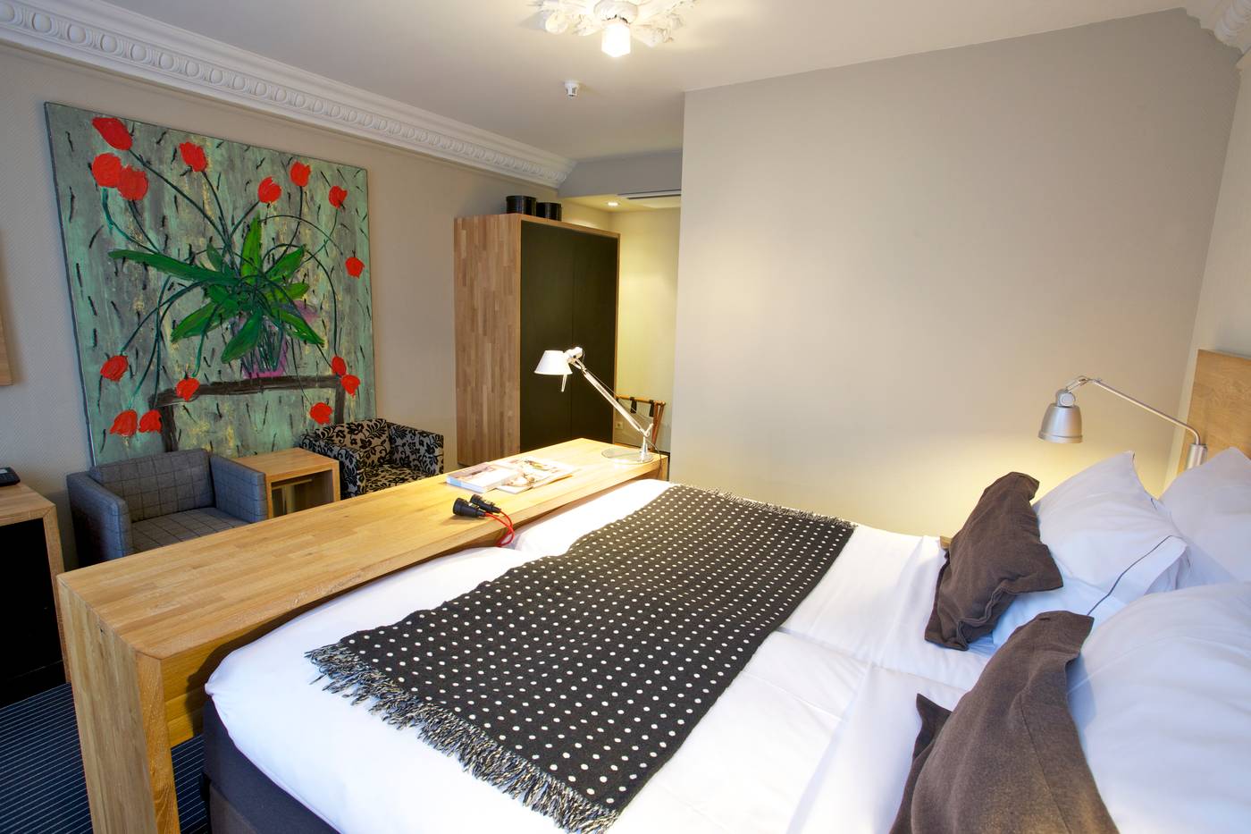 Catalonia-Vondel-Amsterdam-Room-29