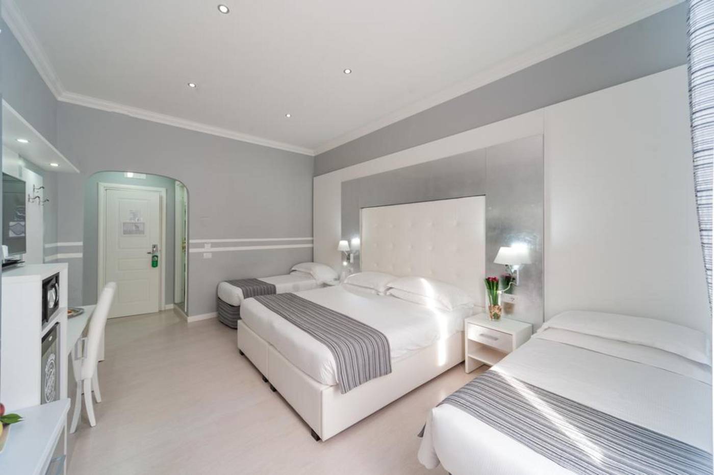 Relais-Trevi-95-Boutique-Hotel-Room-17