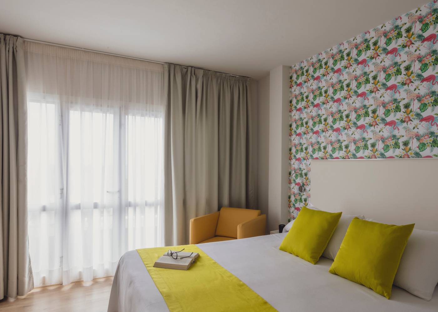 Flamingo-Beach-Mate-Room-21