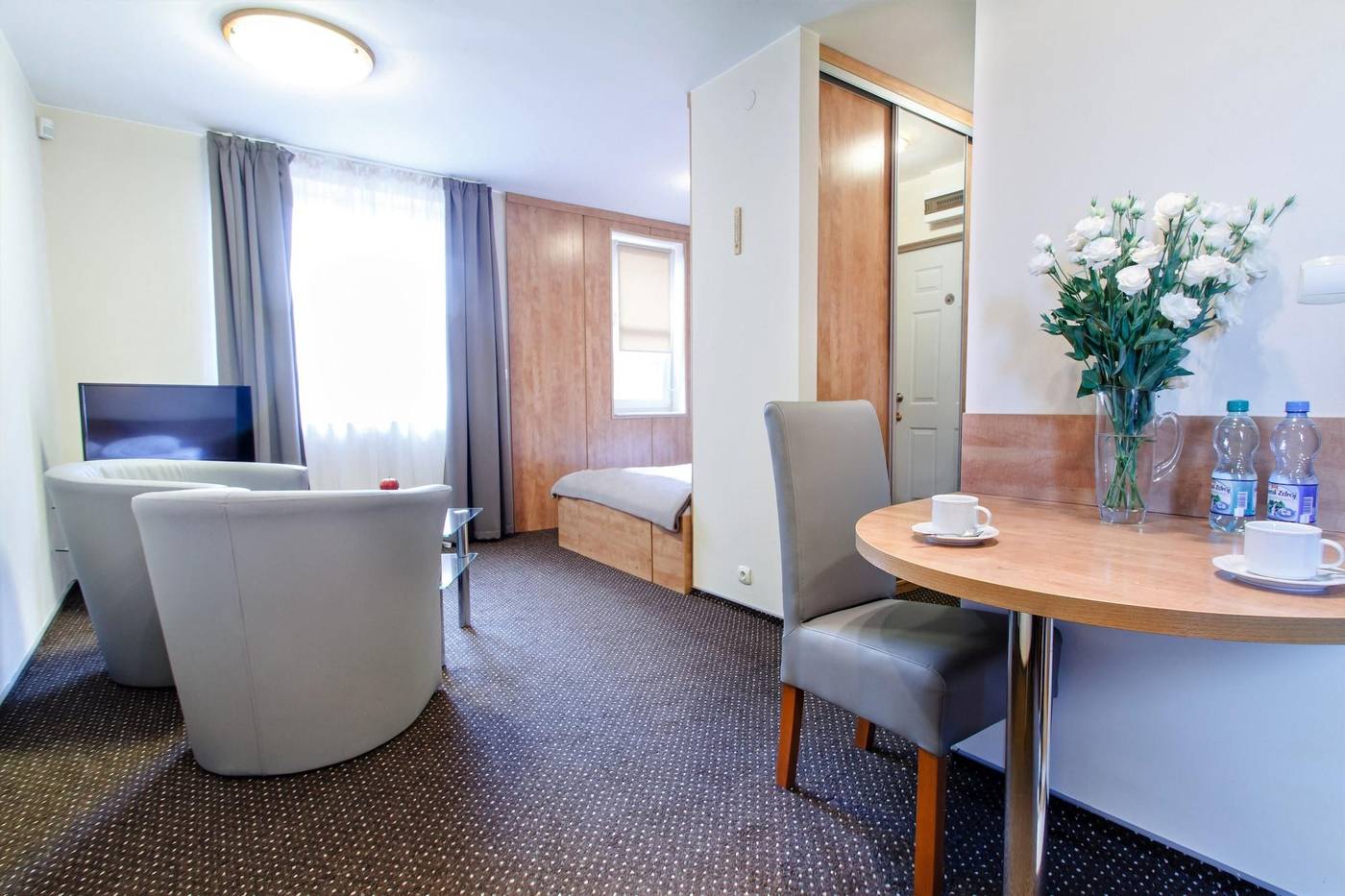 Warsaw---Apartments-Apartamenty-Sadyba-Room-12