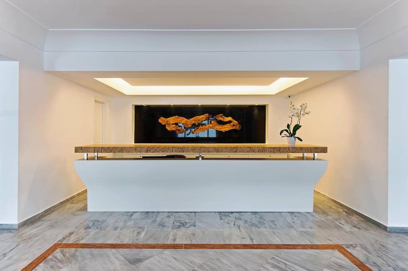 Cavo-Bianco-Hotel-Lobby-34