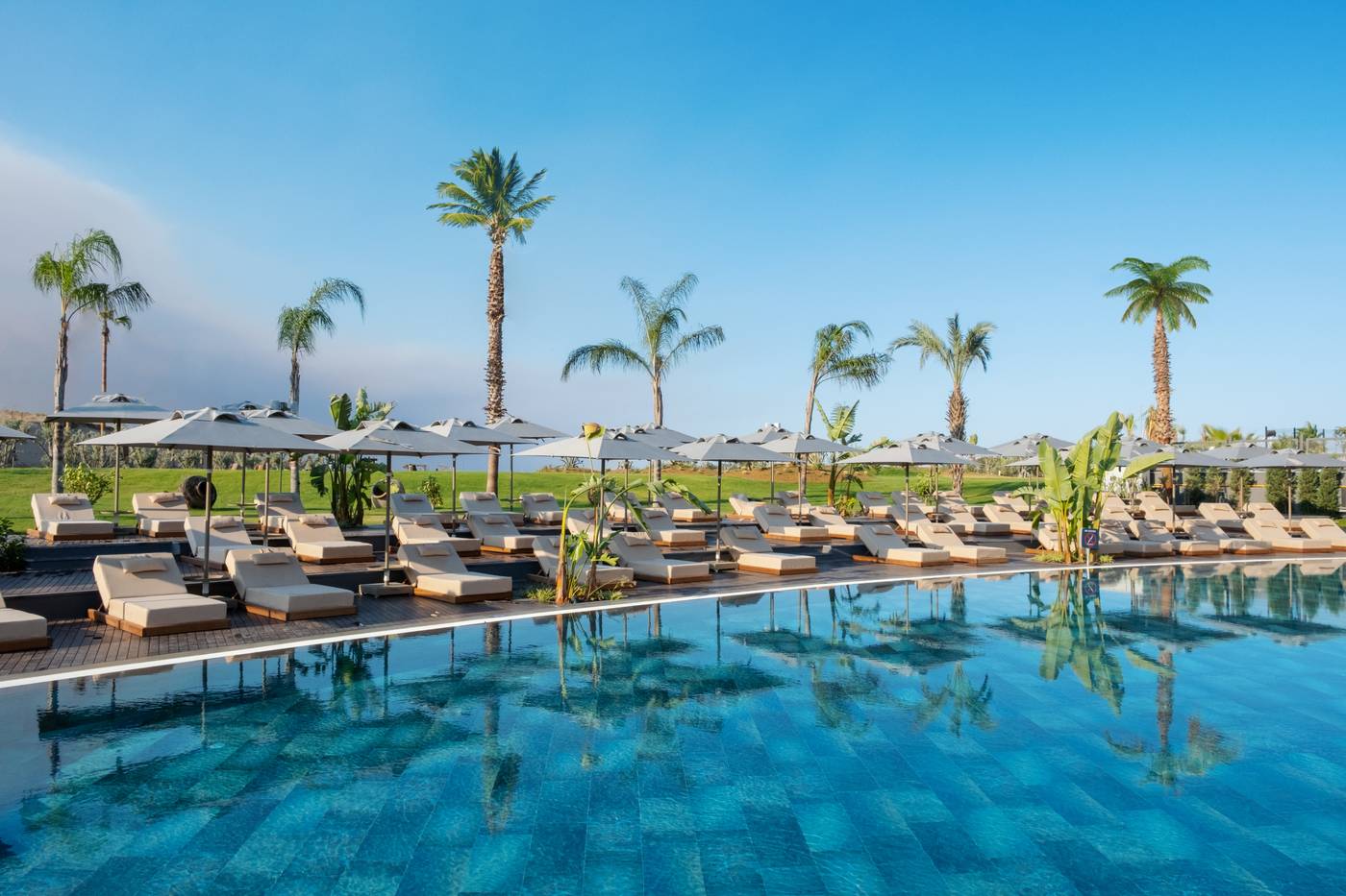 New - Liu Resort Side