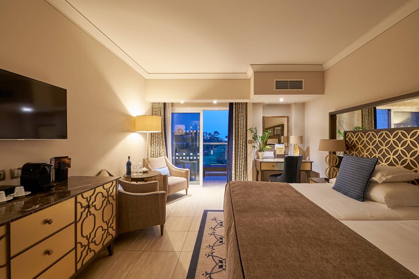 Dona-Filipa-Hotel-Room-14