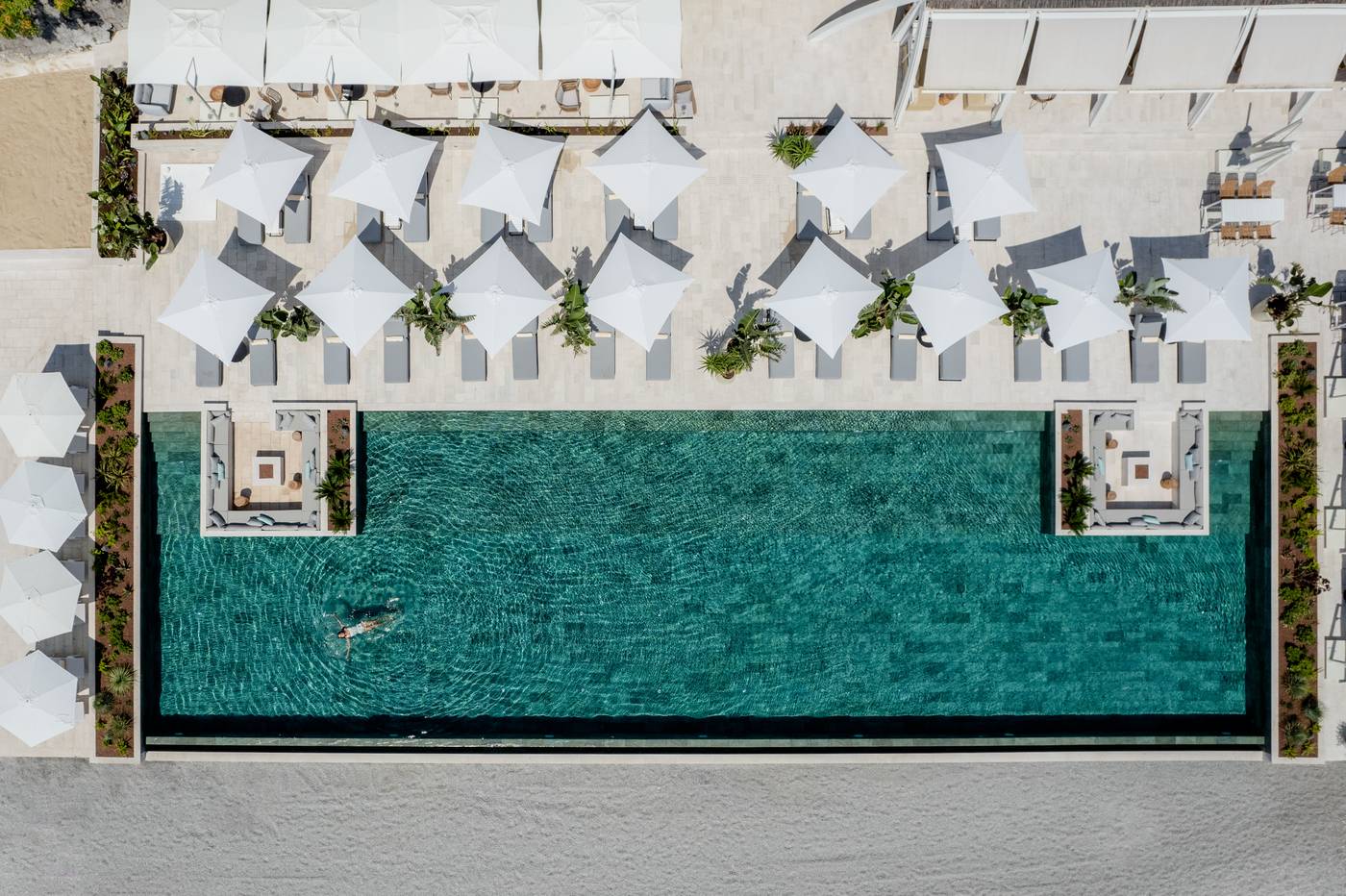 Lazure-Hotel---Marina-General-view-7