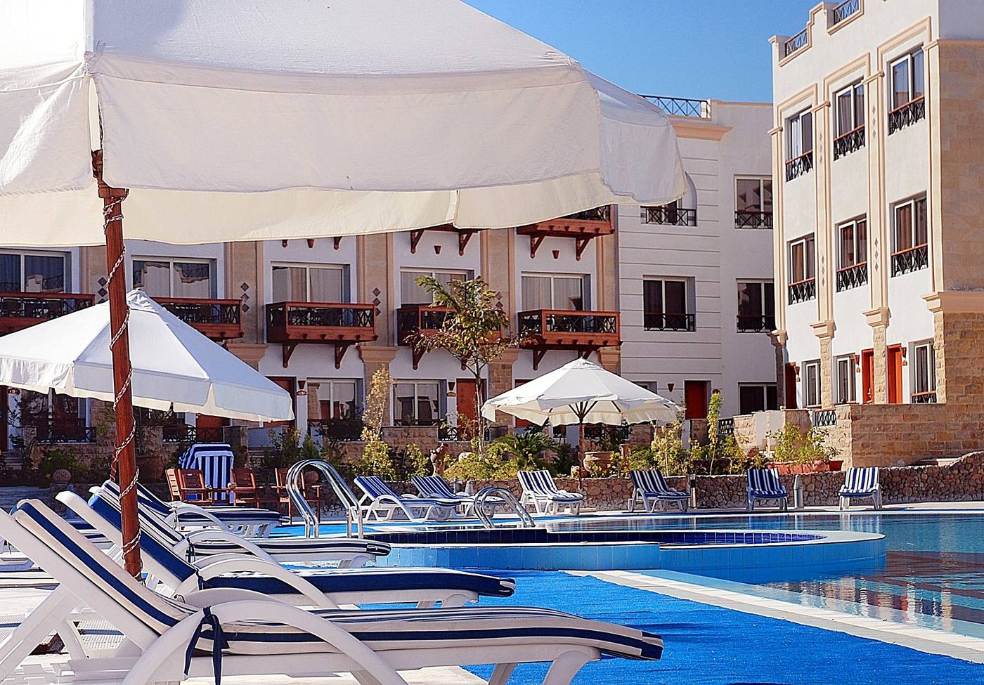 Falcon-Naama-Star-Hotel-Pool-10