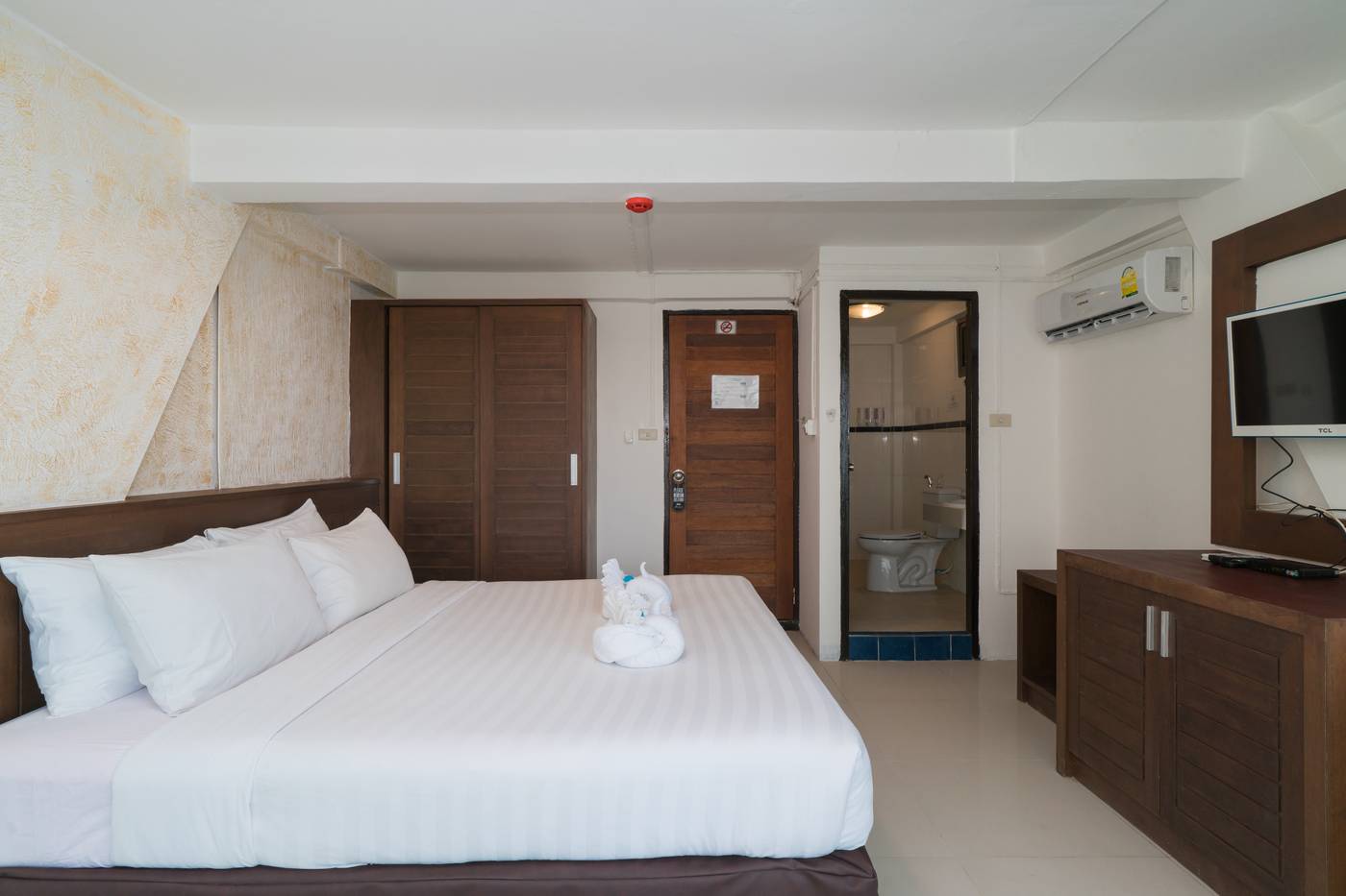 Patong-Swiss-Room-18