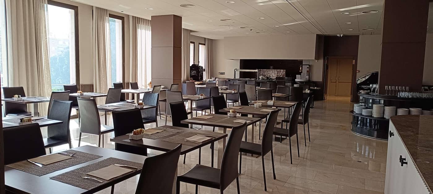 Best-Western-Premier-CMC-Girona-Restaurant-37