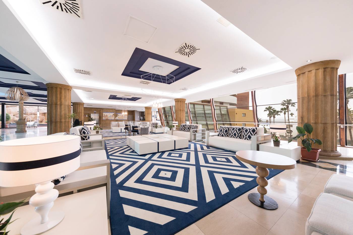 Be-Live-Experience-la-Ni----a-Lobby-44