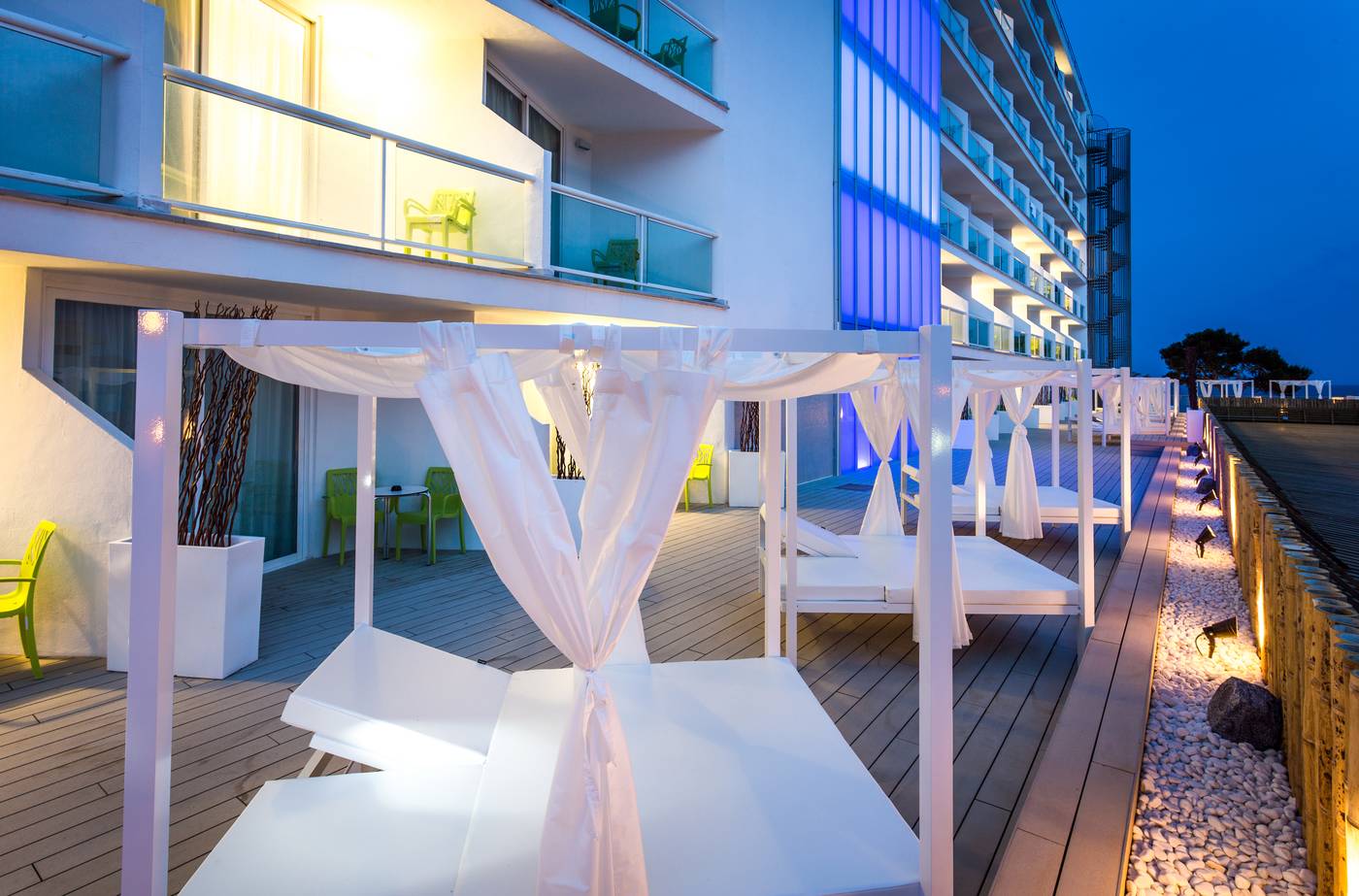 The-Ibiza-Twiins-Room-12