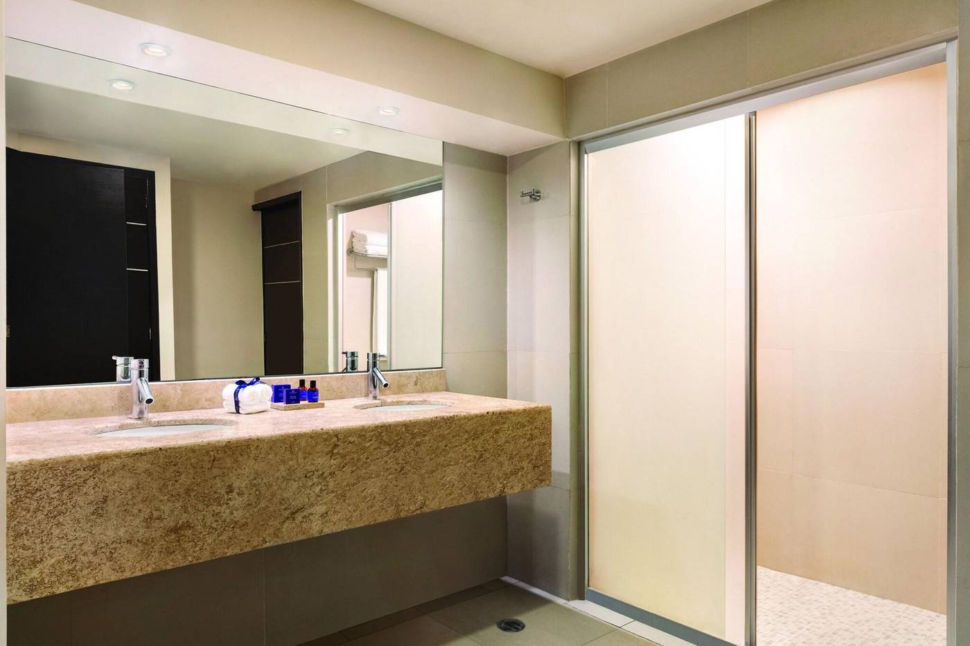 Seadust-Cancun-Family-Resort-Room-54