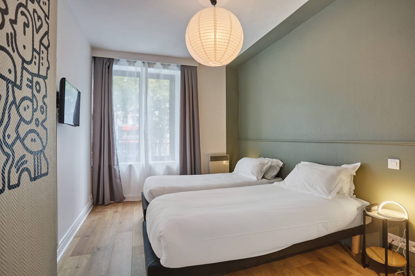 HOTEL-BEAUQUARTIER-MONTMARTRE-Room-14