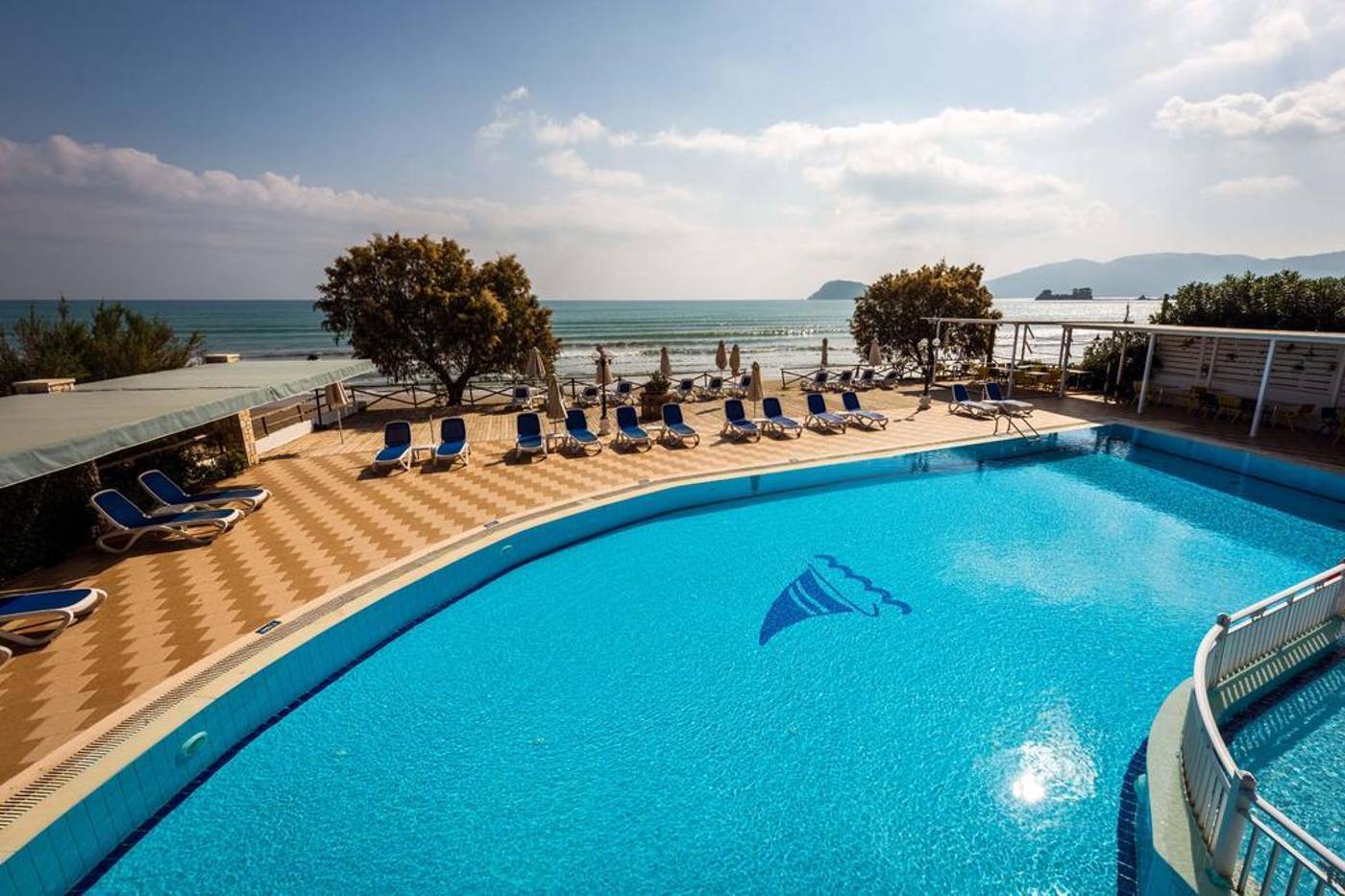 Hotel-Mediterranean-Beach-Pool-10