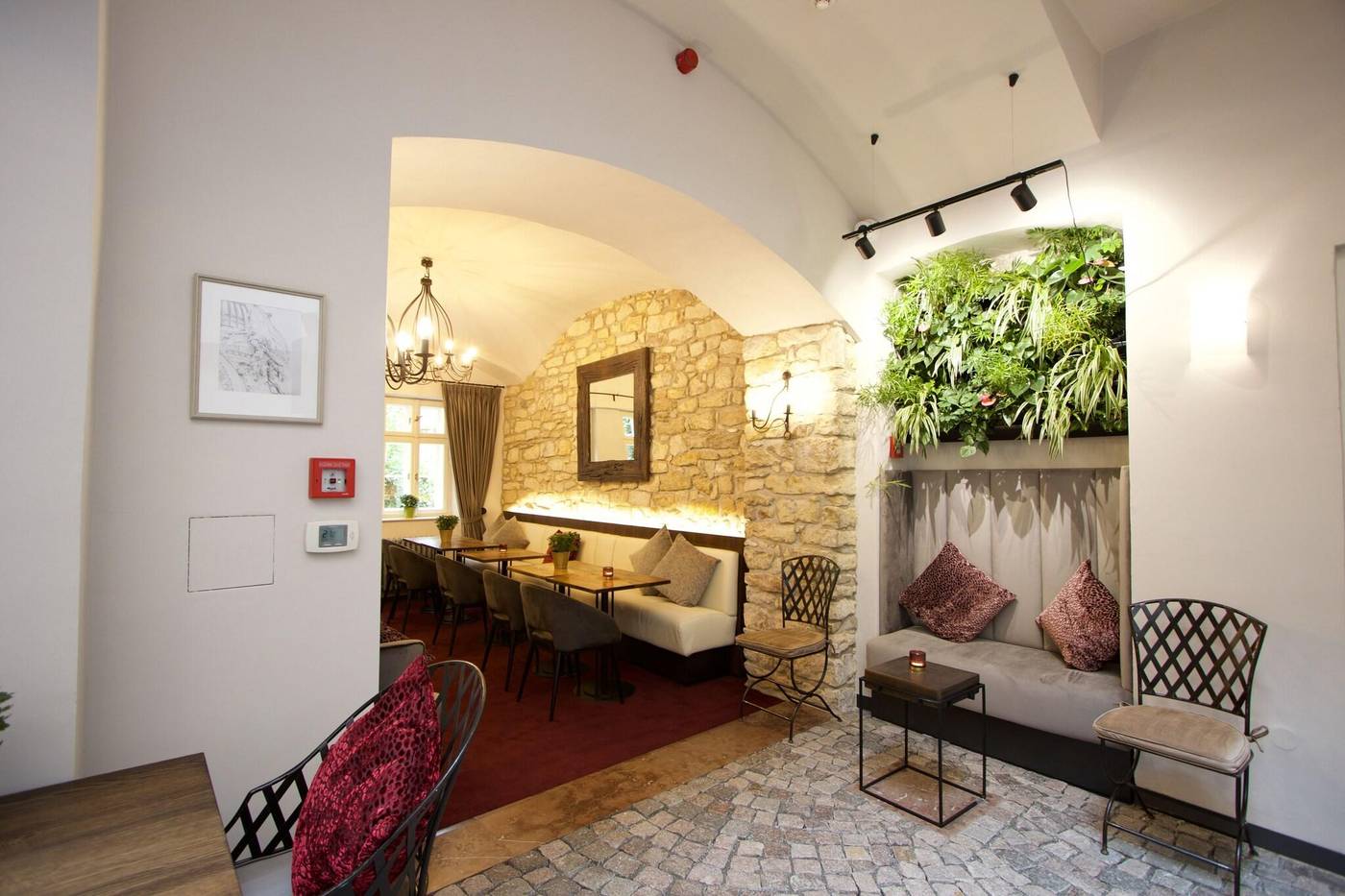 Residence-Agnes-Lobby-14