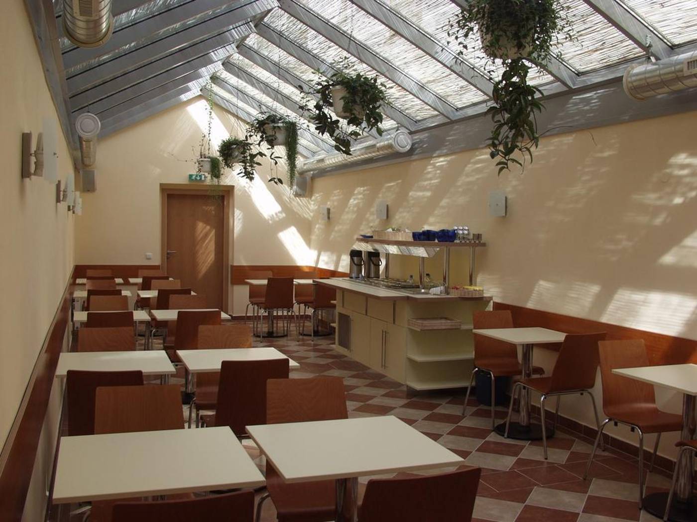 Claris-Restaurant-14