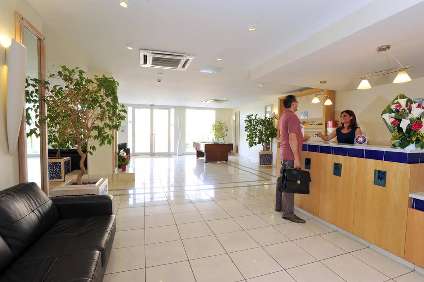 Inter-Hotel-Sea-Side-Park-Lobby-27