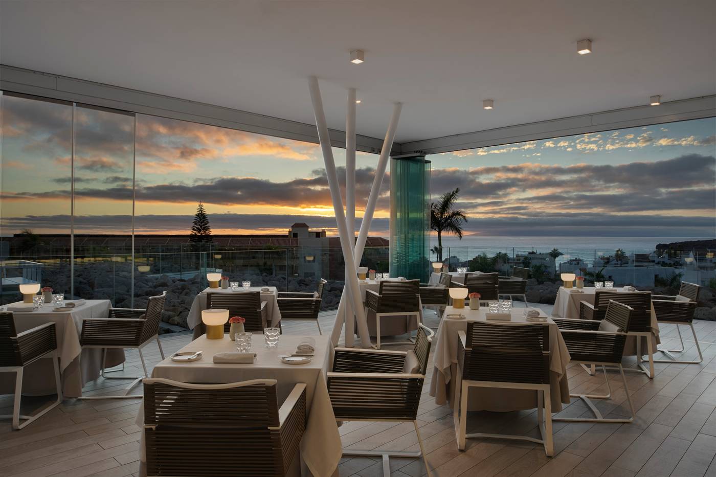 Royal-Hideaway-Corales-Suites--part-of-Barcel---Hotel-Group-Restaurant-38