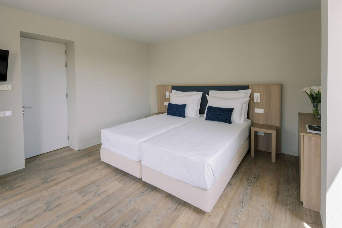 The-Editory-By-The-Sea-Troia-Hotel-Room-33