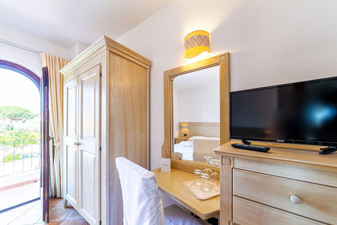 Hotel-Il-Faro-Di-Molara-Room-5