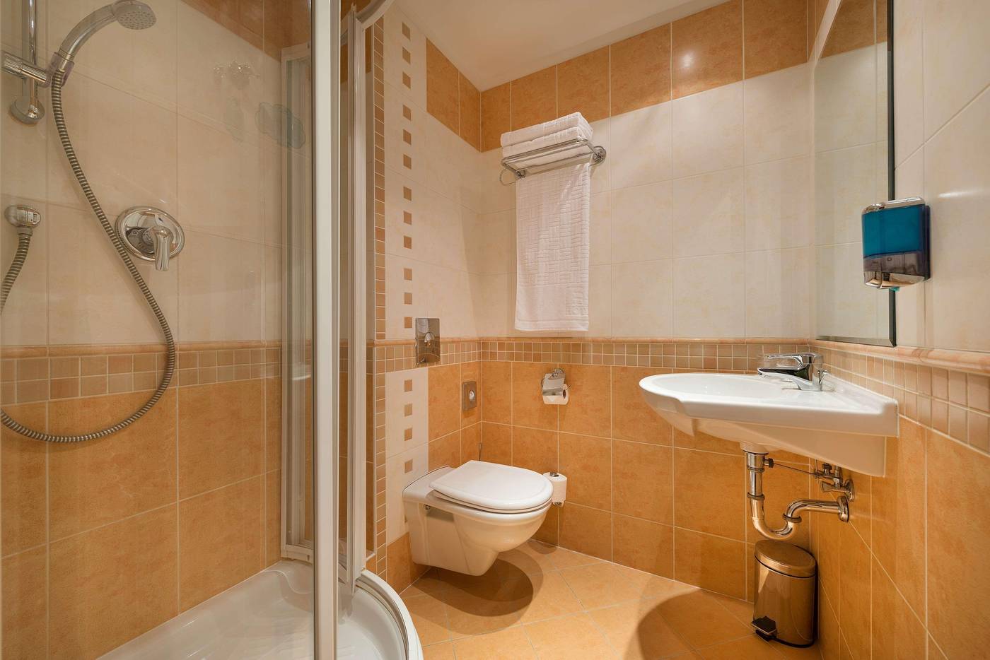 EA-Hotel-Rokoko-Room-24