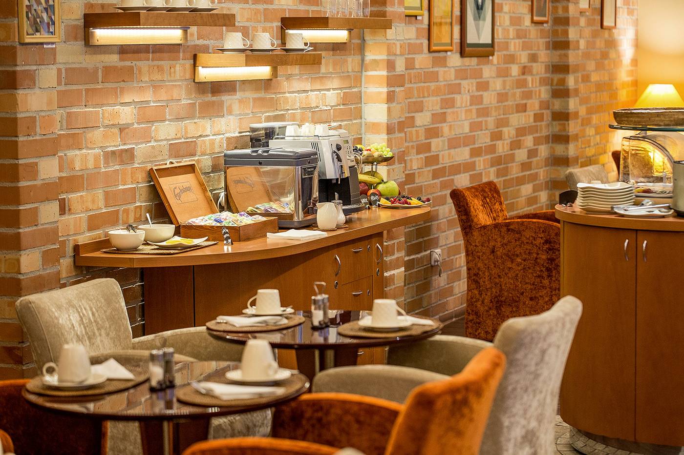 Mamaison-Residence-Izabella-Budapest-Restaurant-12