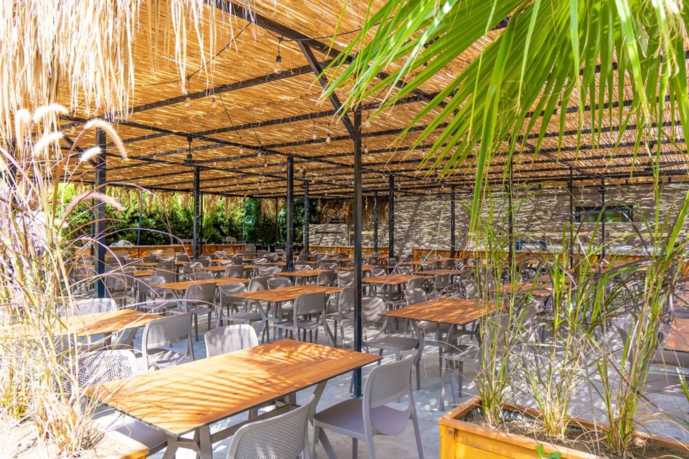 Golden-Sun-Restaurant-24