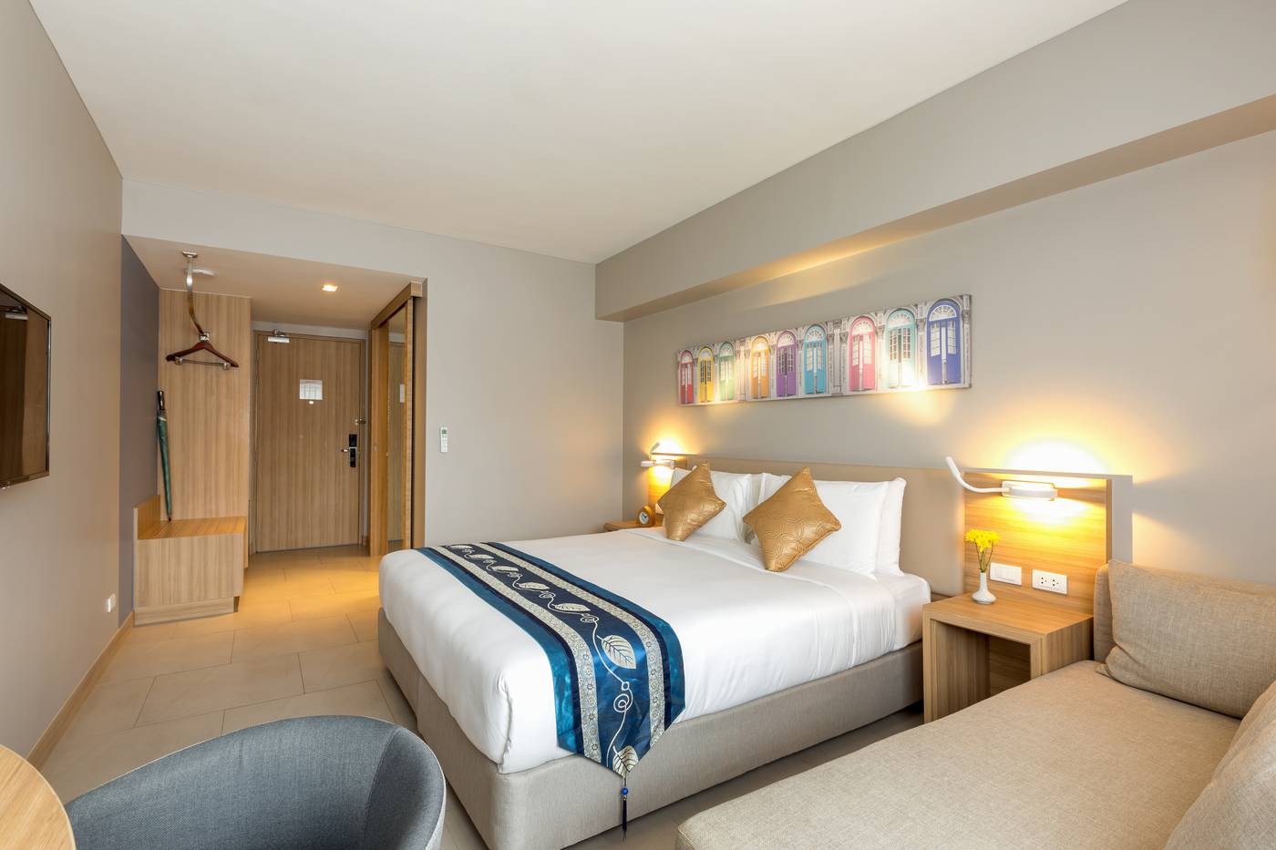 Oakwood-Hotel-Journeyhub-Phuket-Room-16