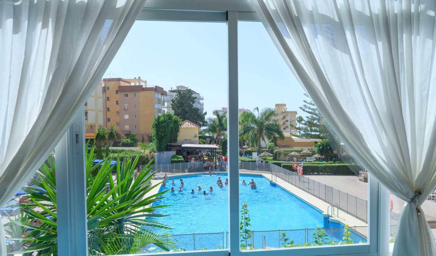Monarque-Fuengirola-Park-Pool-16