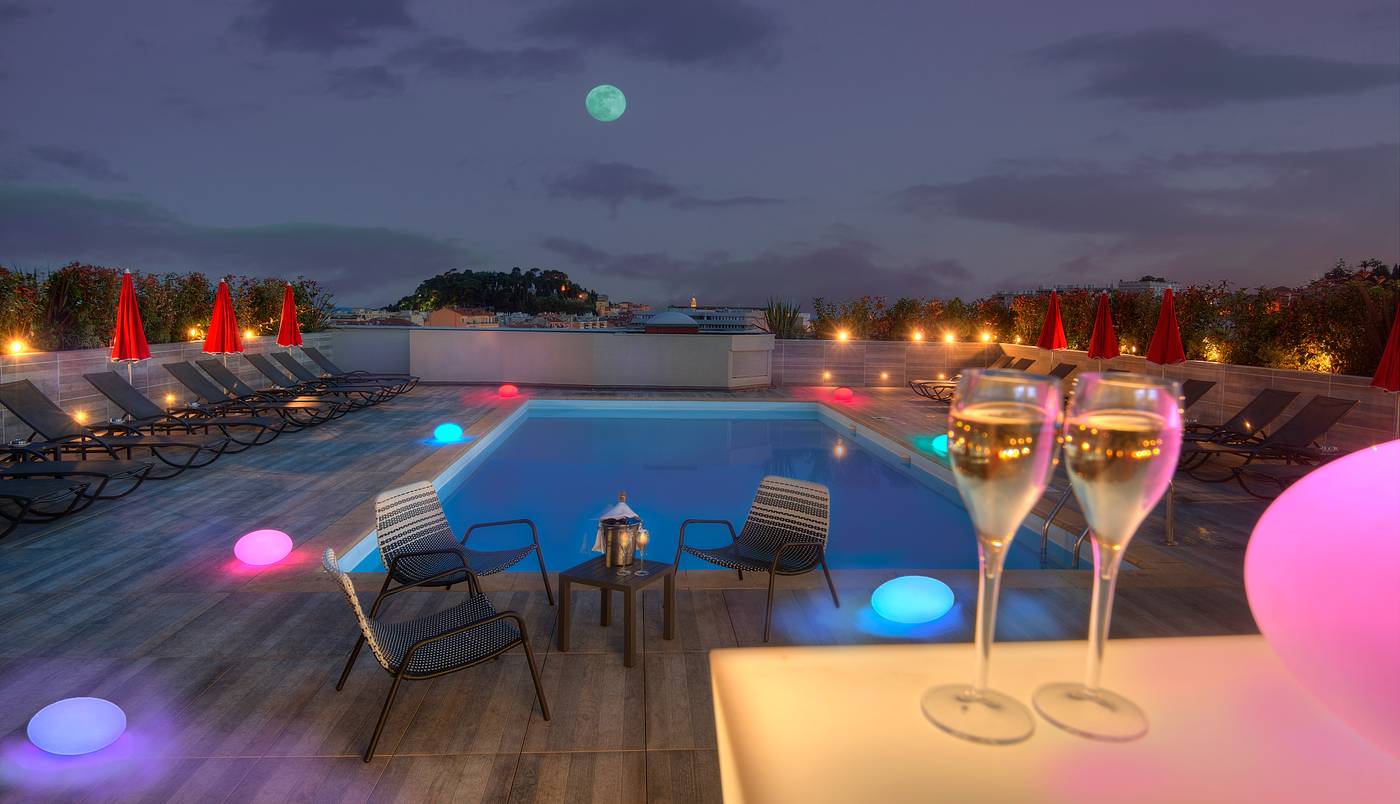 Novotel-Nice-Centre-Vieux-Nice-Pool-13