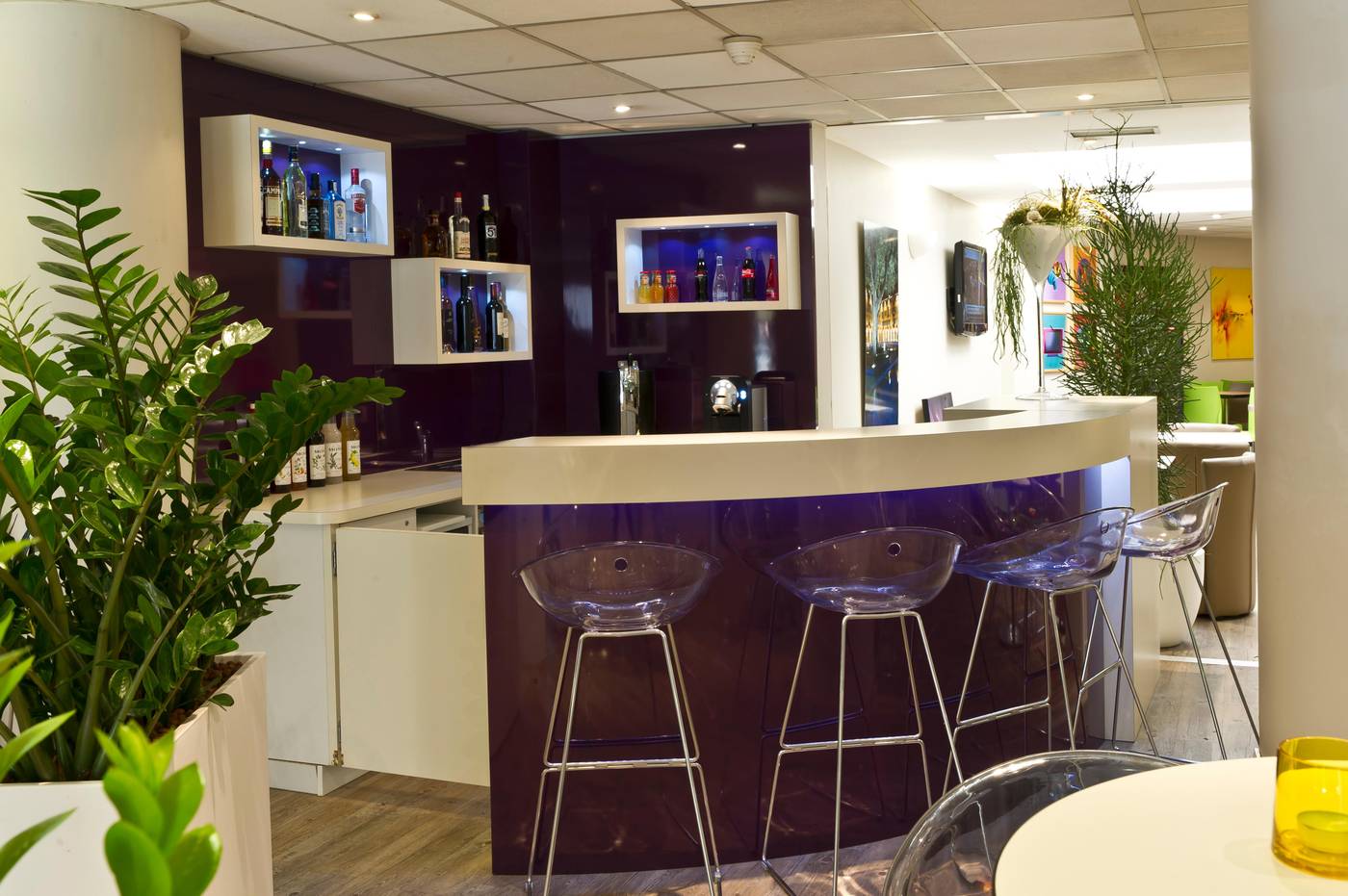 Ibis-Styles-Nice-Vieux-Port-Bar-19